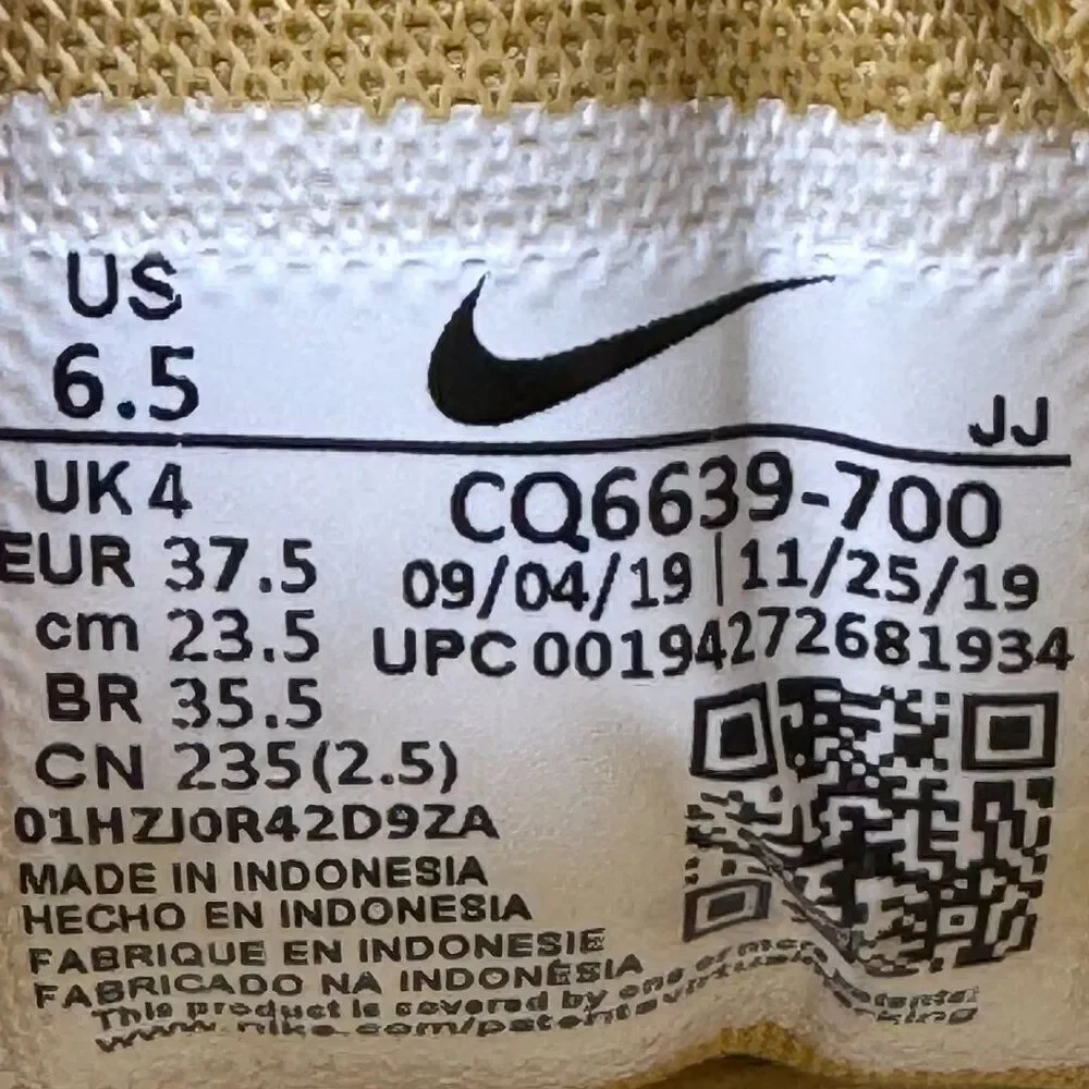 Wmns Nike Air Max 90 Metallic Gold - Picture 9 of 10